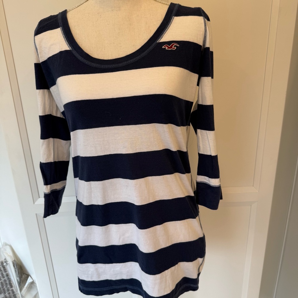 Teen Holister quarter sleeve blue/white striped top.